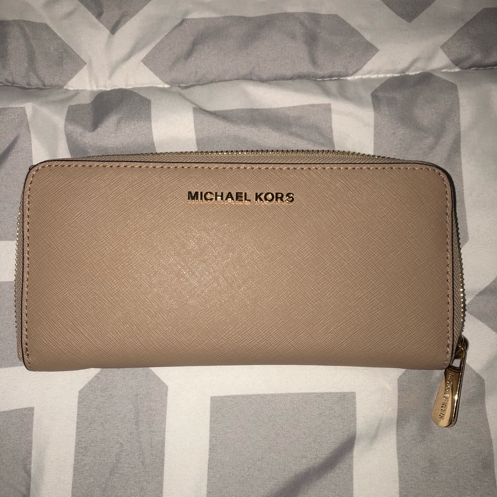 Michael Kors Wristlet Wallet